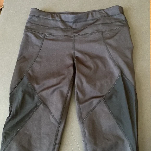 Athleta Capri Aura Sonar Mesh Capris X2 - Picture 4 of 6